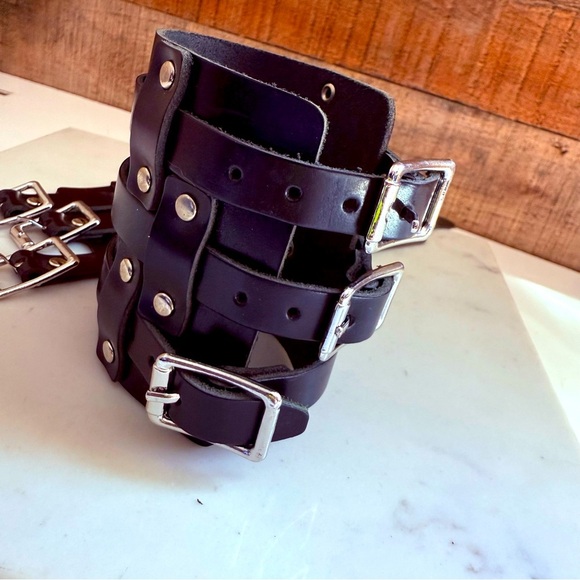 Men's Black Genuine Leather Stainless Steel Strap Wristband - Picture 3 of 4